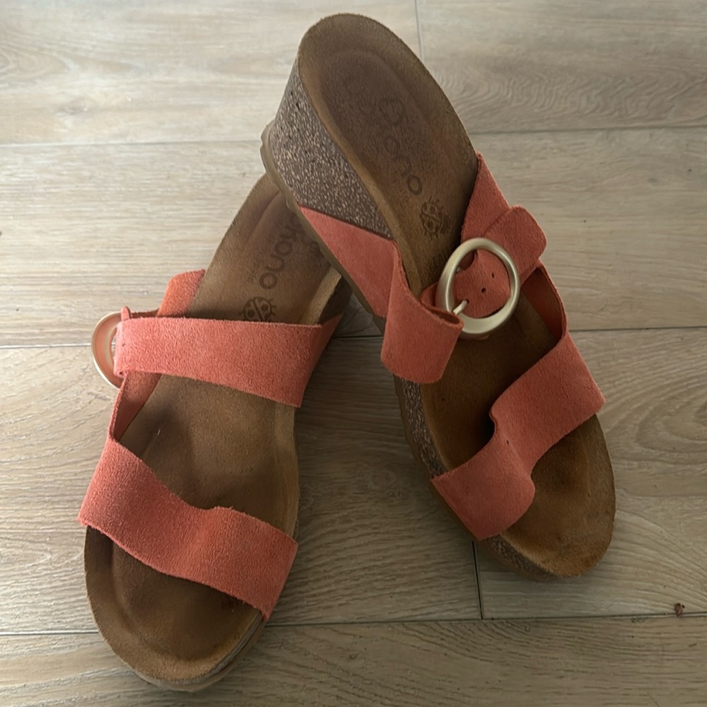 Size 7 leather wedges